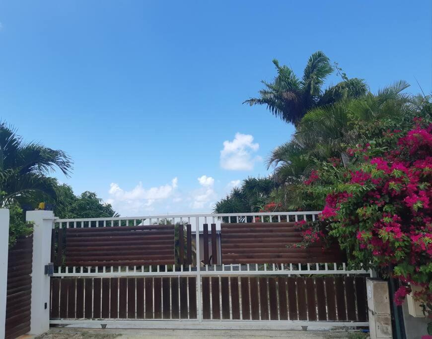 Ti Coin Relax Bungalow Vue Mer Piscine Privee Сен Франсоа Екстериор снимка
